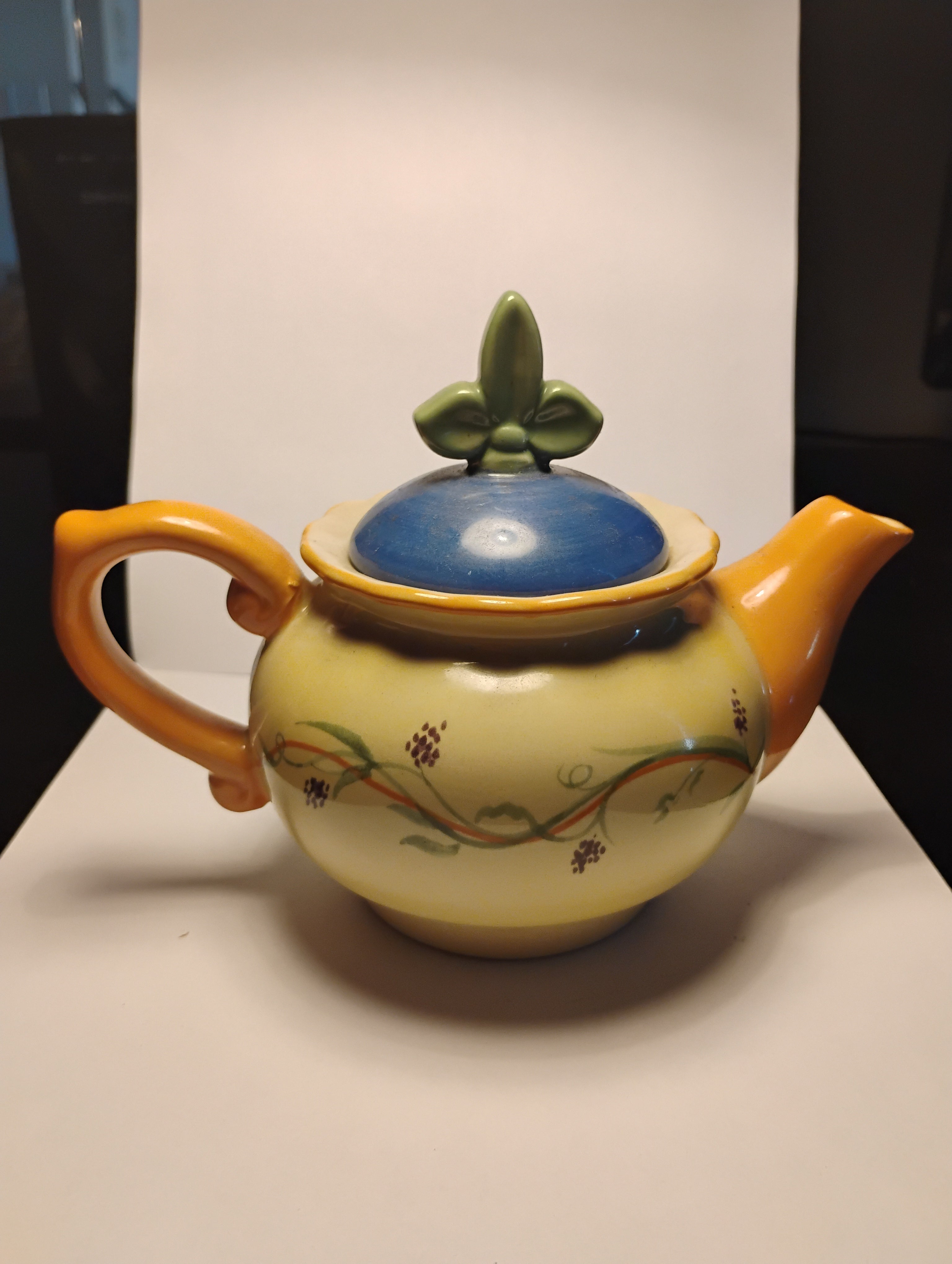 Decorative Floral Tea Pot